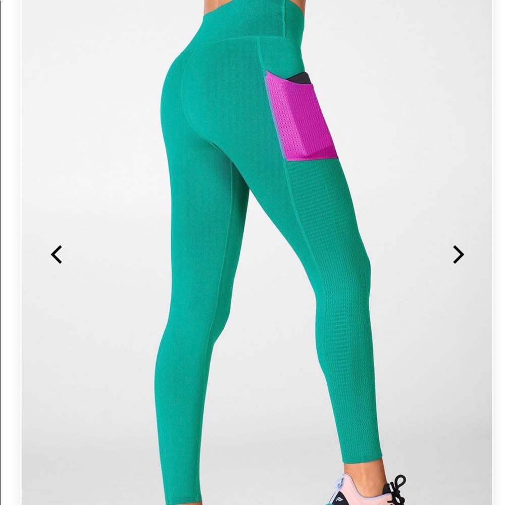 Fabletics High-Waisted Sculptknit Pocket Legging